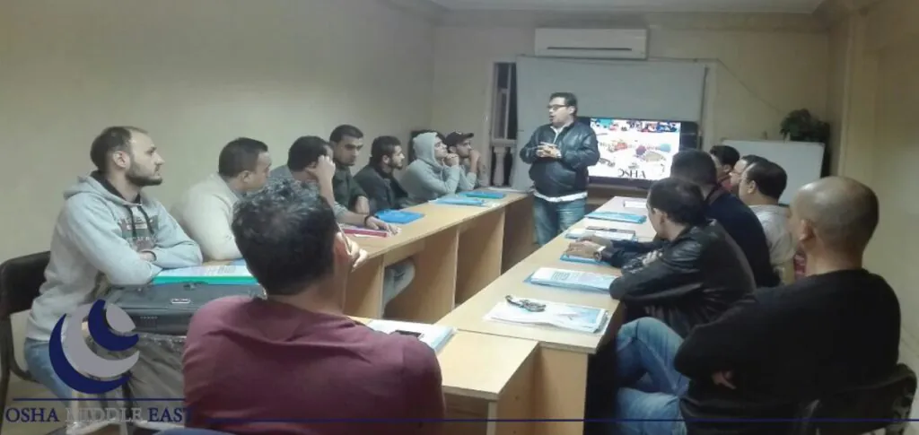 تنوع وسائل التدريب متاح برامج حضورية وأخرى أونلاين بالكامل لضمان الوصول لجميع الأفراد والشركات دون عائق جغرافي.